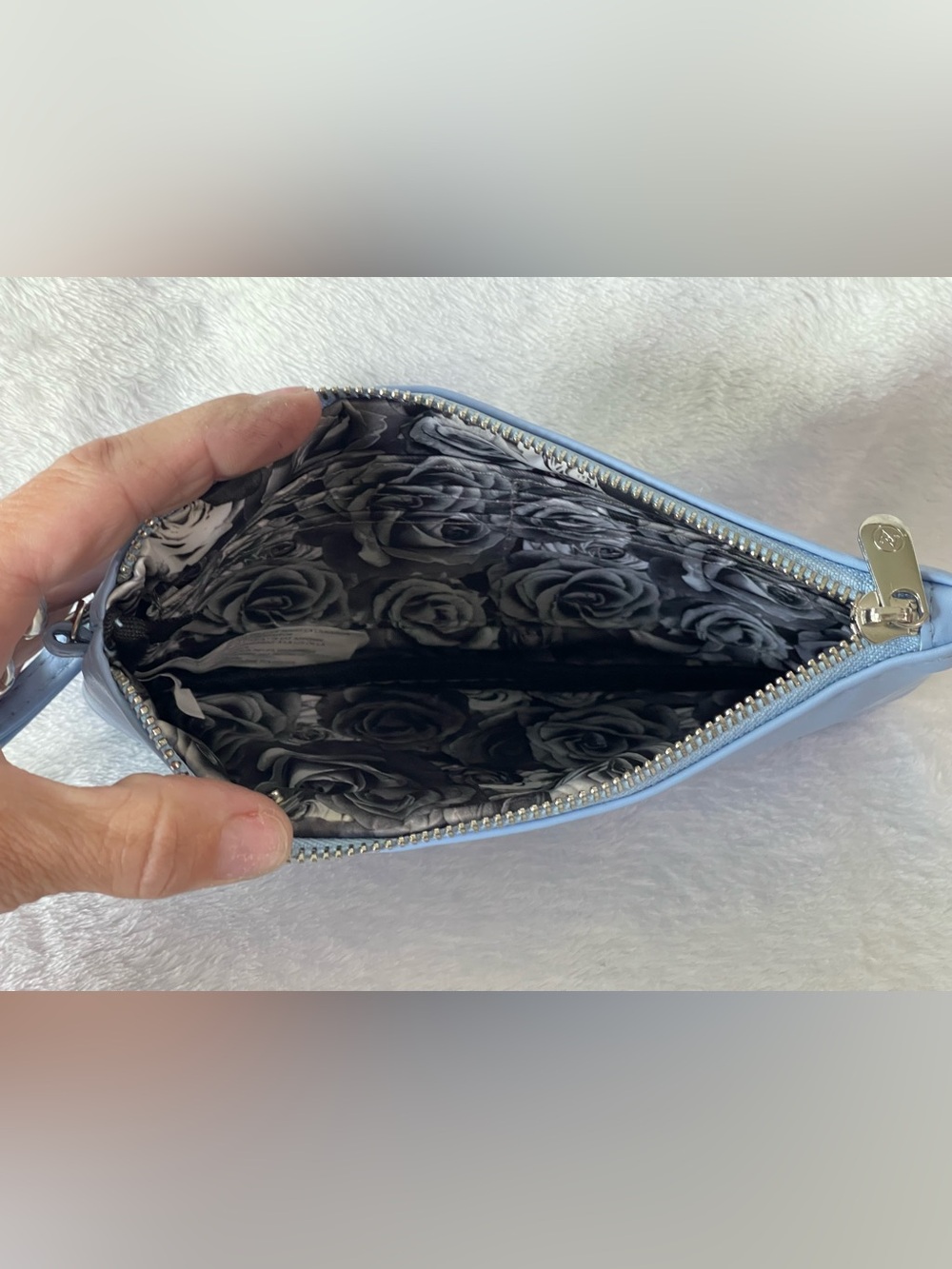 Adrienne Vittadini wristlet clutch light blue like new clean silver zipper - Picture 5 of 7